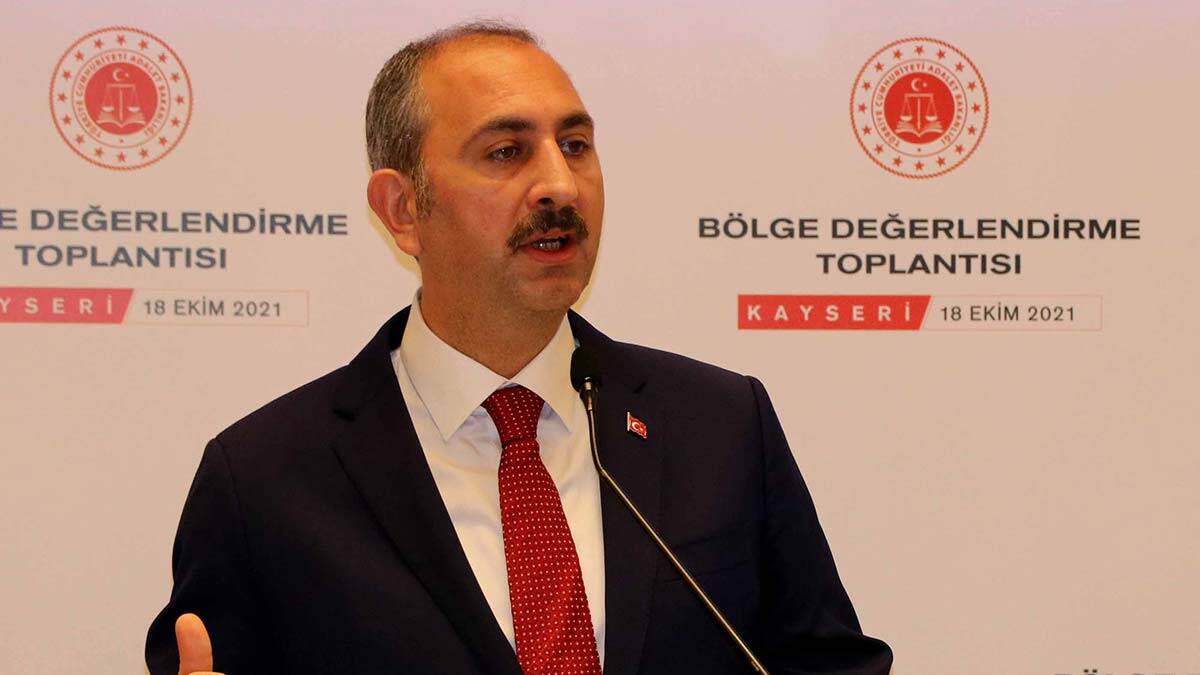 Bakan Gül: Yargı asla el uzatılacak bir yer değildir