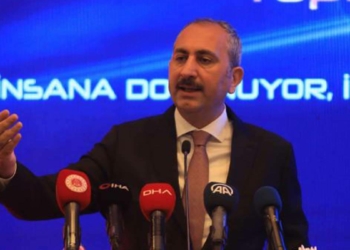 Bakan Gül: Terör devleti koridoruna izin vermeyeceğiz