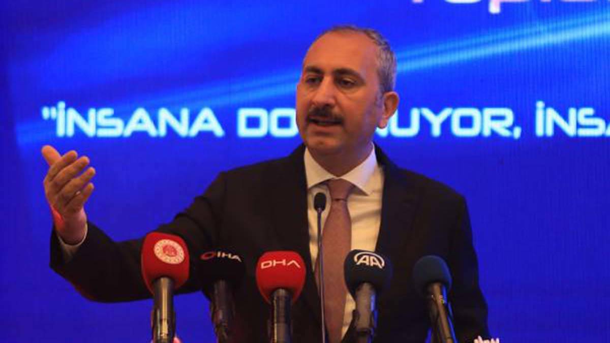 Bakan Gül: Terör devleti koridoruna izin vermeyeceğiz
