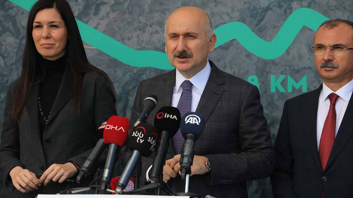 Bakan Karaismailoğlu: Yollarımız tıpkı akarsu gibidir