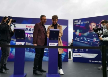 Bakan Kasapoğlu F1 pilotu ile buluştu