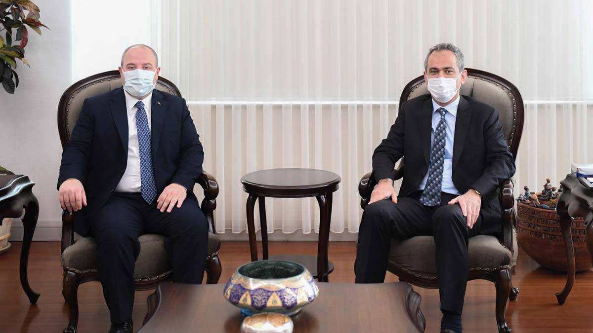 Bakan Özer, Sanayi ve Teknoloji Bakanı ile görüştü