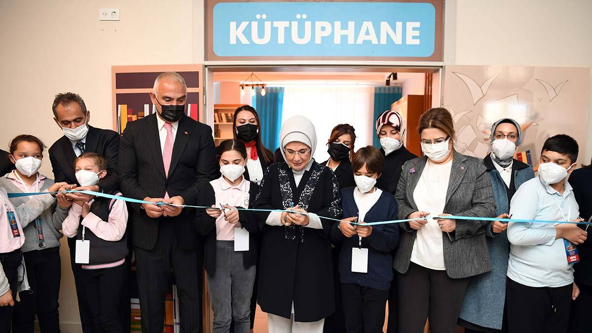 Bakan Özer: Kütüphanesiz okul kalmayacak