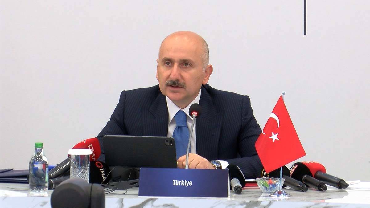 Bakan: Türksat 6A'nın testleri hızla devam ediyor