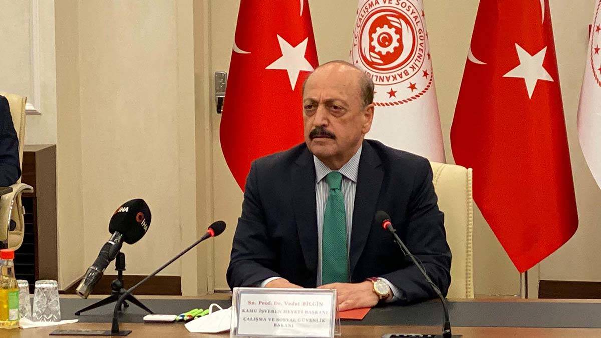 Bakan: Yurt dışında doktora yapan 30 bin genç var