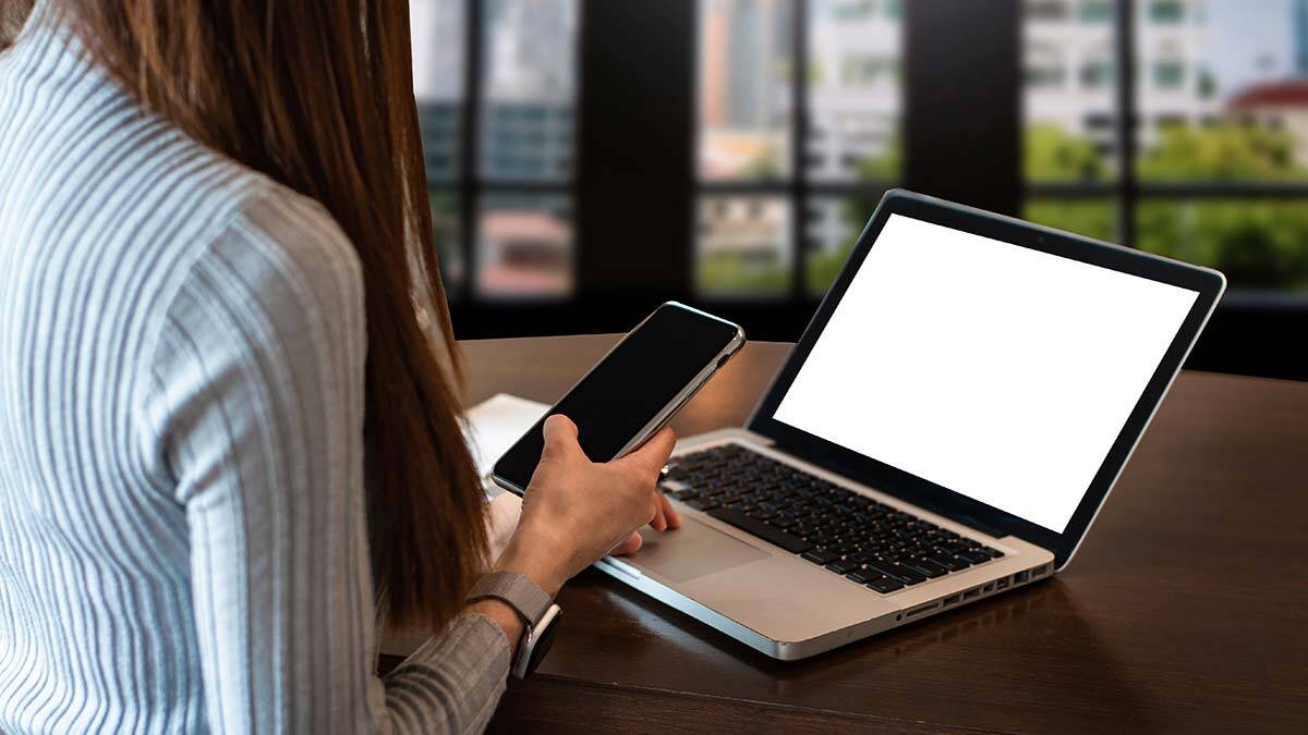 Bel, boyun ve sırt ağrılarına çözüm için stresi yok et- Hürkan Akkuzu 15 yıldır Türkiye’de fizyoterapi ve fizik tedavi ve rehabilitasyon alanlarında adından sıkça söz ettiriyor. Türkiye’nin en başarılı fizyoterapistlerinden Hürkan Akkuzu nörolojik yani felçli hastaların rehabilitasyonu, inmede sağ sol taraflı kısmi felçli hastaların rehabilitasyonu ve omurga hastalıklarının rehabilitasyonu alanlarından birçok hastaya umut ışığı oluyor.