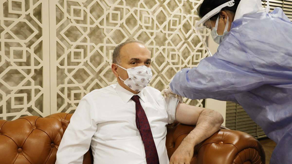 Belediye Başkanı'ndan aşı olmayanlar için öneri