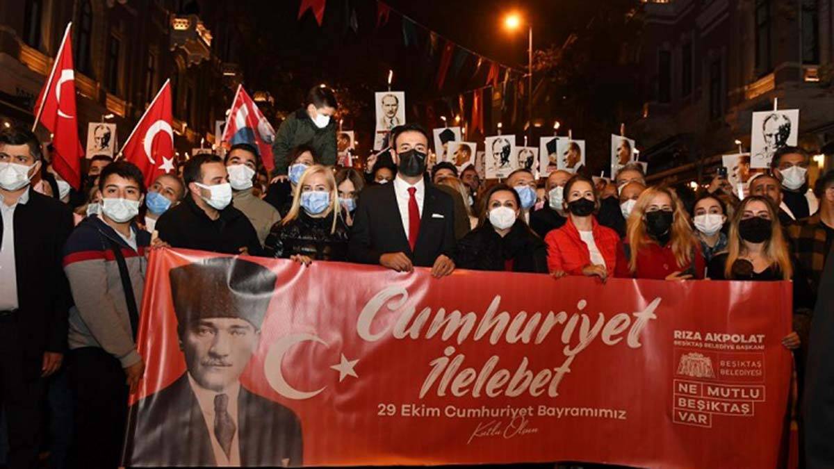 Beşiktaş'ta Cumhuriyet Bayramı coşku ile kutlandı