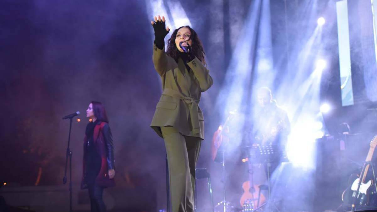 " Göğsümüzü kabarta kabarta kutluyoruz. "