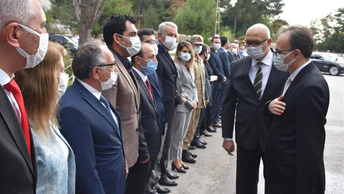 Bilecik'e atanan vali görevine başladı