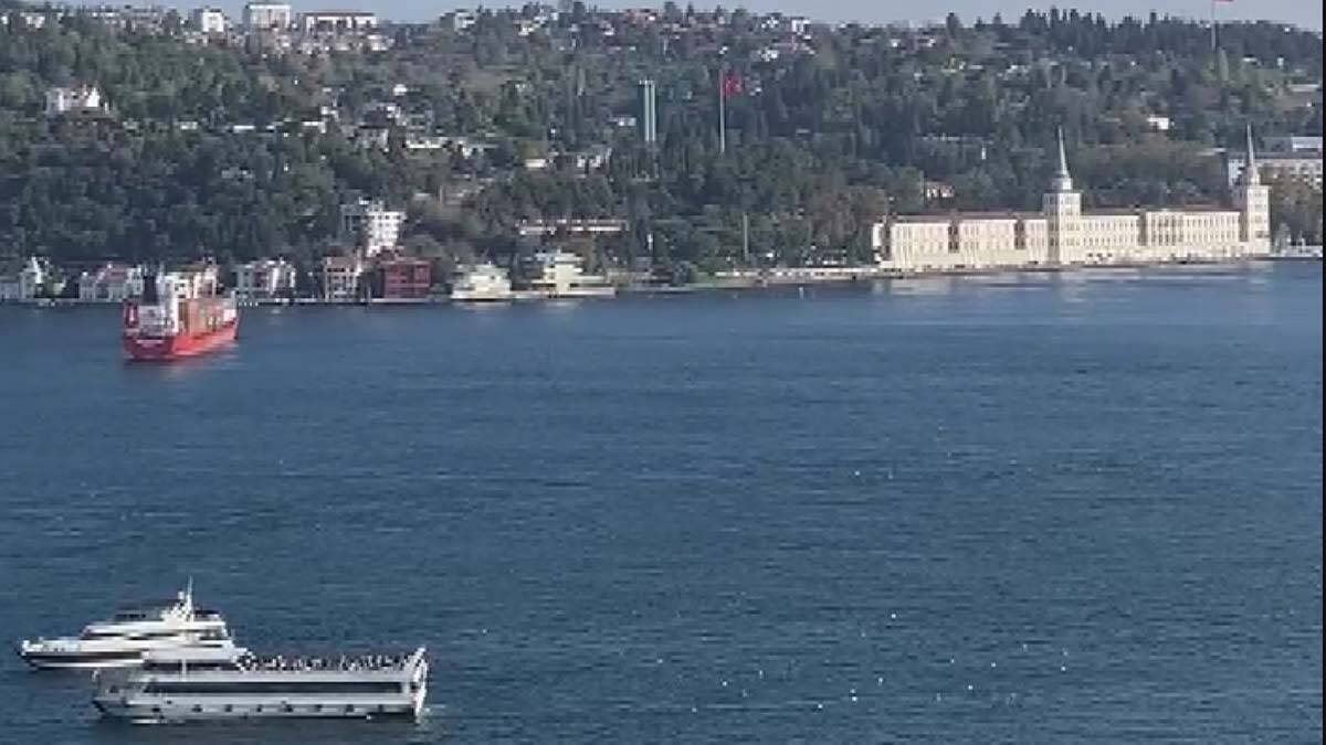 Gemi kıyıya metreler kala durdu