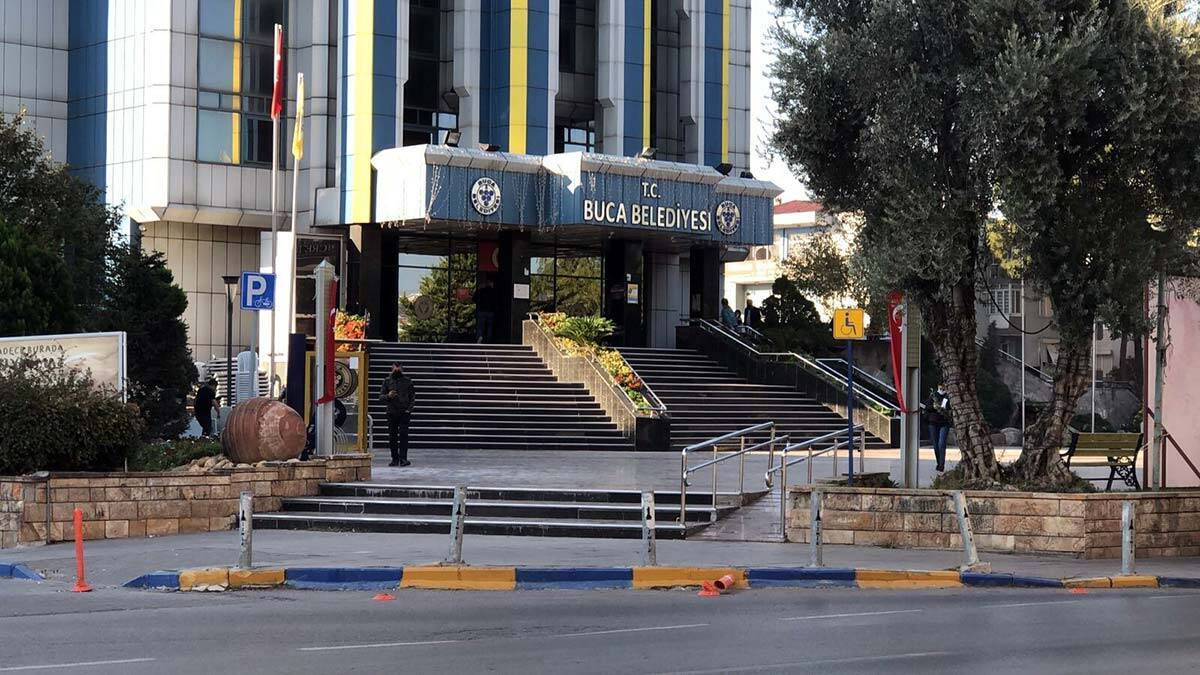 Buca Belediyesi'nde yolsuzluk iddiası_11 gözaltı