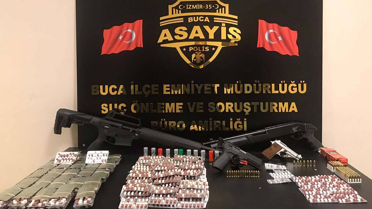 Buca'da uyuşturucu operasyonu: 2 şüpheli tutuklandı