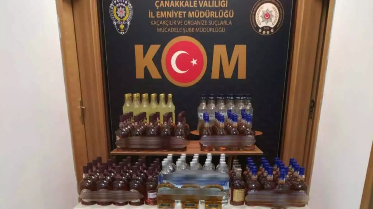 Çanakkale'de 306 şişe gümrük kaçağı içki ele geçirildi