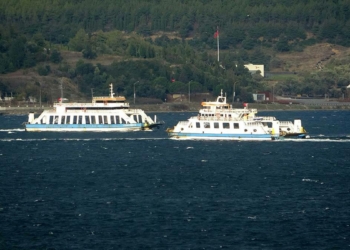 Çanakkale'de bazı feribot seferleri iptal edildi