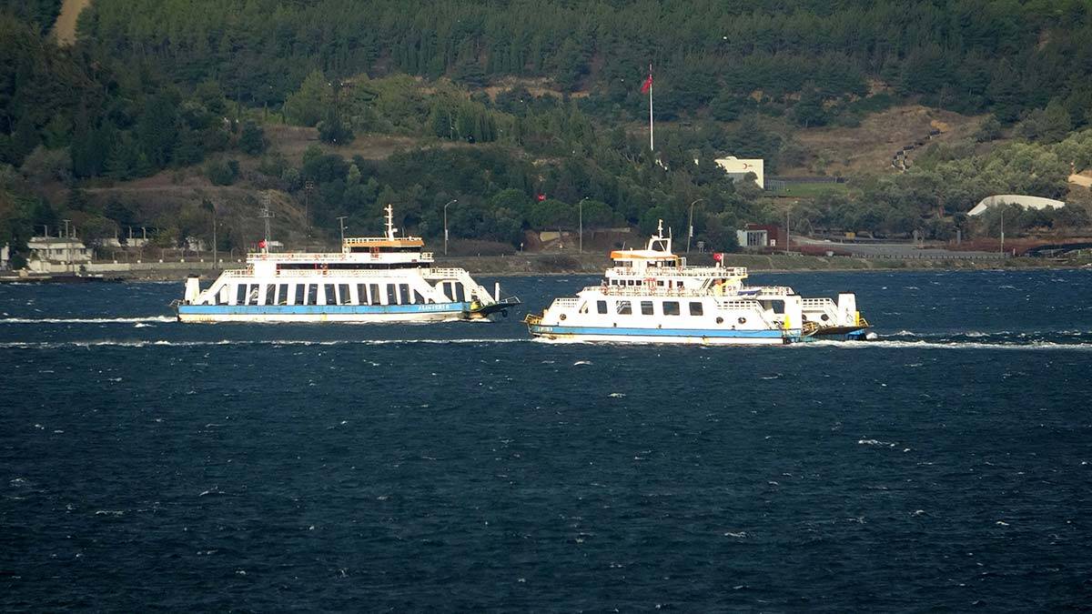 Çanakkale'de bazı feribot seferleri iptal edildi