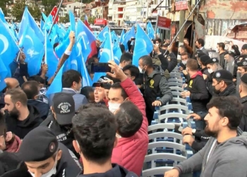 Çin Başkonsolosluğu önünde eylemde gerginlik