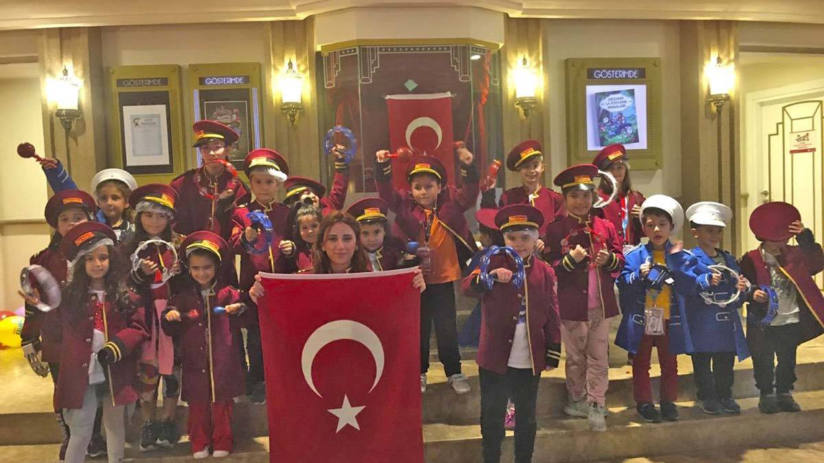 Çocuklar Cumhuriyet Bayramı için hazırlanıyor