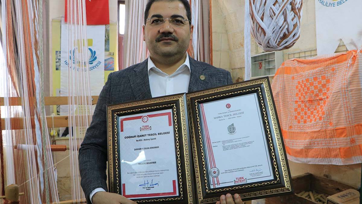 "Evliya Çelebi de bu çulha bezinden Seyahatname'sinde bahsediyor. "