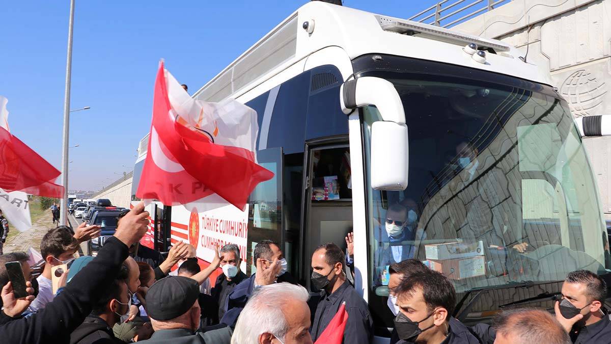Cumhurbaşkanı memurlara seslendi: Oyunlara gelmeyin Cumhurbaşkanı memurlara seslendi: Oyunlara gelmeyin