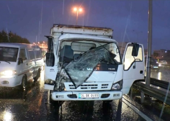 D100 Karayolu ve yan yolda art arda kaza oldu