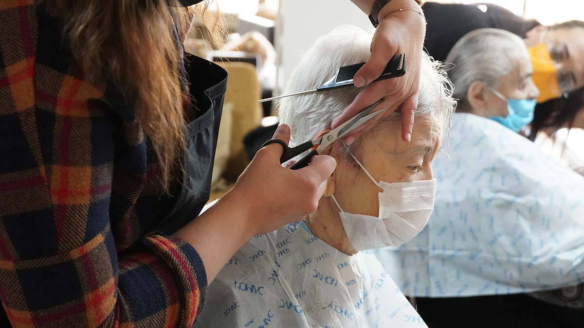 Huzurevinde yaşlılara özel bakım