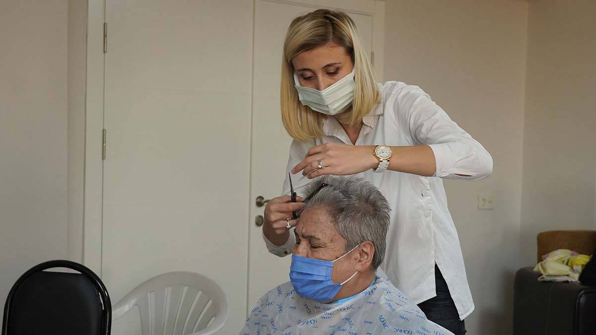 Huzurevinde yaşlılara özel bakım