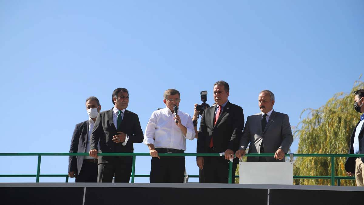 Davutoğlu: Herkes şikayet etmeye başladı