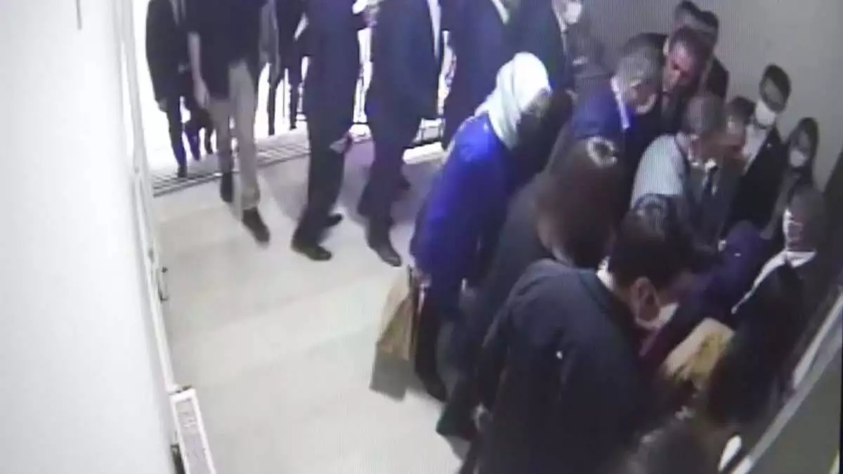 Davutoglunun asansor kazasi guvenlik kamerasinda 2 - gelecek partisi - haberton