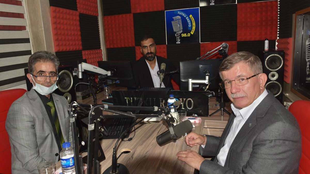 Davutoğlu'nun asansör kazası güvenlik kamerasında