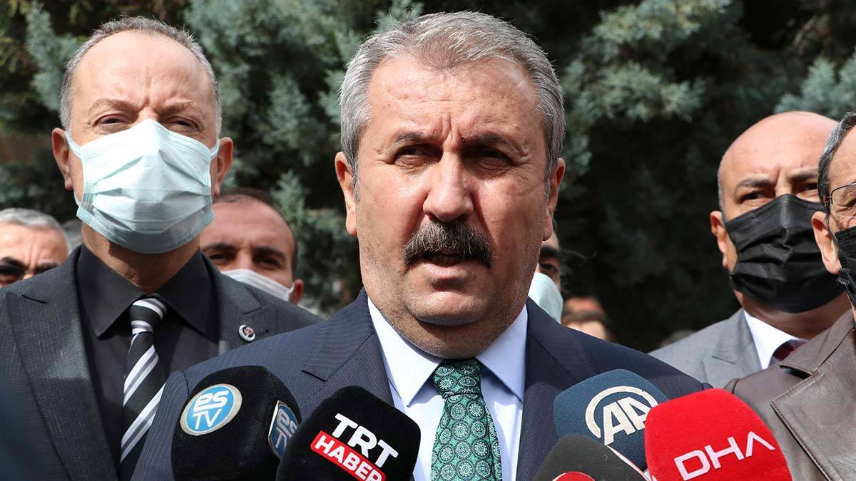 Destici: Somut belge varsa yetkililerle paylaşması lazım