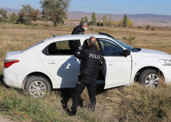 Direksiyon başında kalp krizi geçirip öldü_