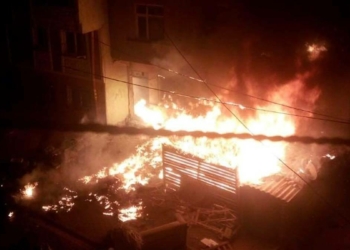 Doğalgaz kutusunda çıkan yangında her şey kül oldu