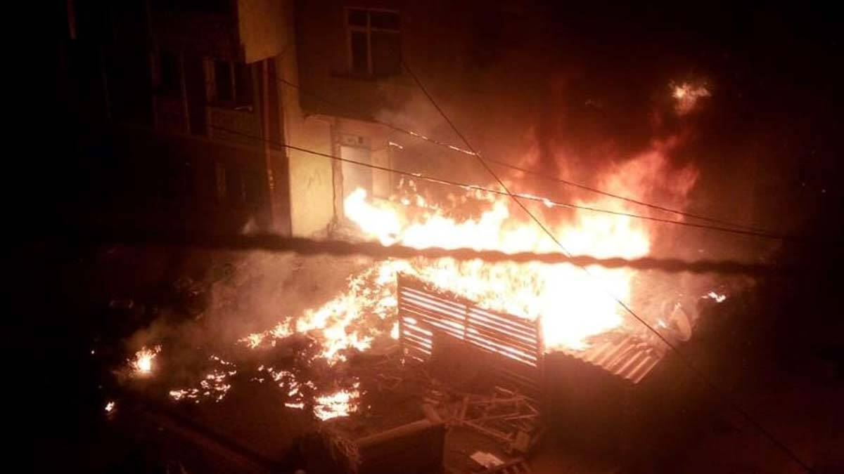 Doğalgaz kutusunda çıkan yangında her şey kül oldu
