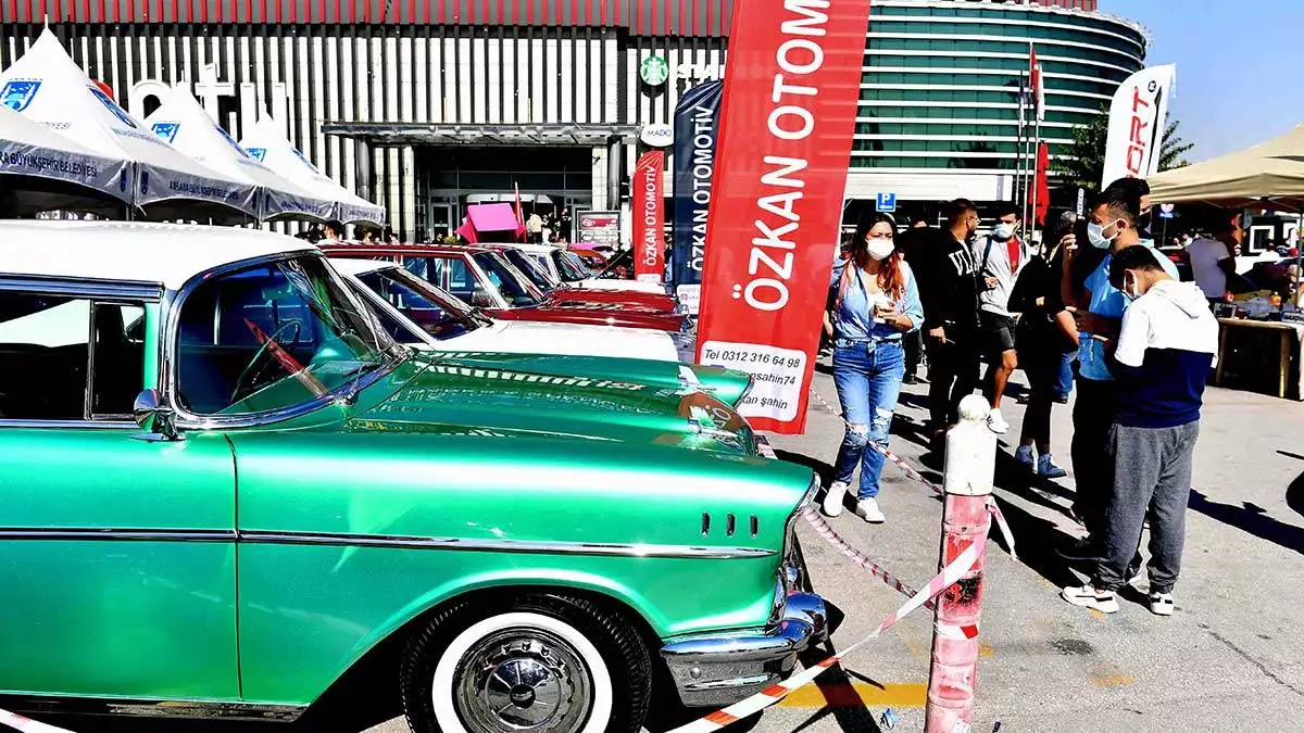 Ankara büyükşehir belediyesi, a city premium outlet açık otoparkında düzenlenen drift ve otomobil festivali'ne ev sahipliği yaptı.