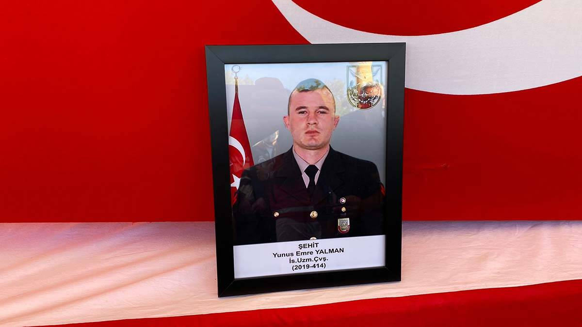 Uzman Çavuş Yunus Emre Yalman'ın cenazesi, son yolculuğuna uğurlanmak üzere memleketi Osmaniye'nin Düziçi ilçesine getirildi