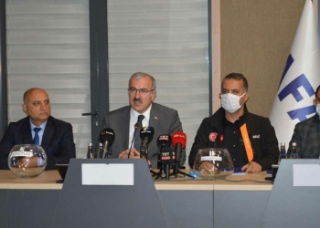 Elazığ'da depremzedelere 489 konutun kurası çekildi