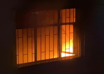 Elektrik sobası devrilmesi sonucu yangın çıktı