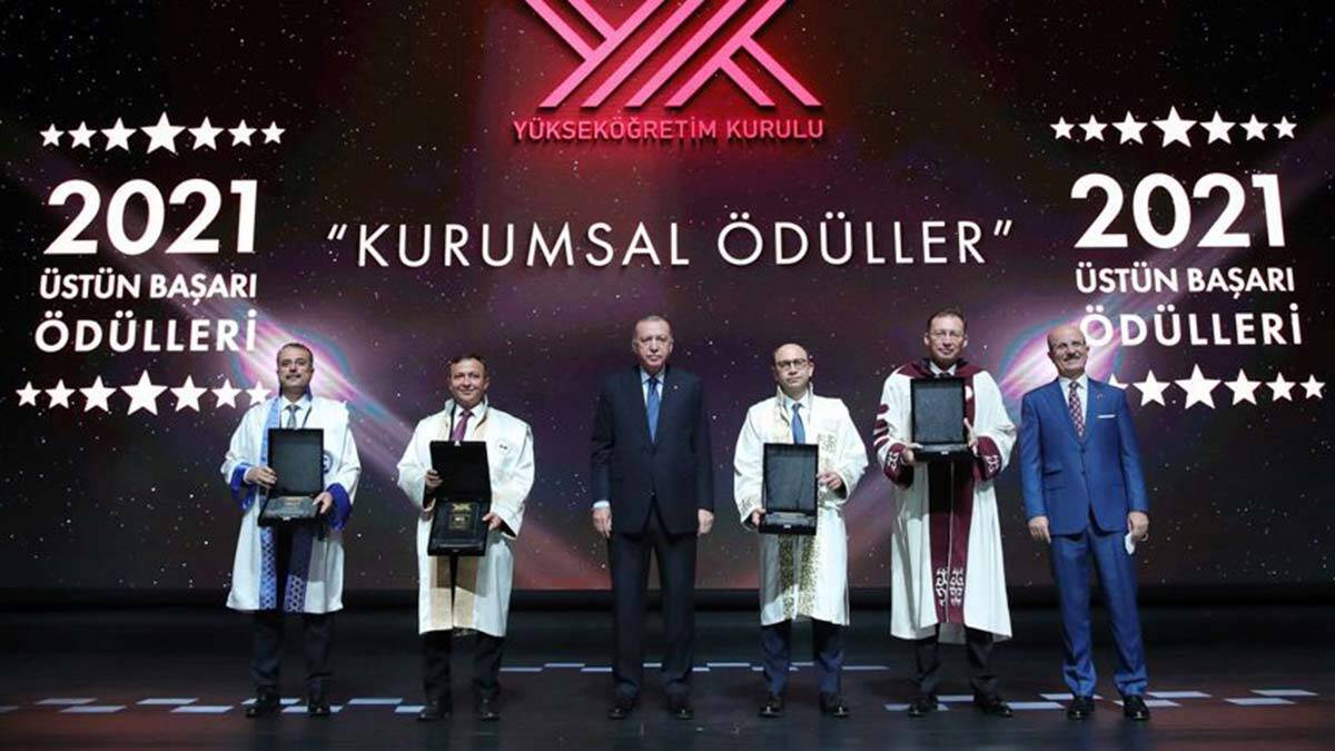 Erciyes Üniversitesi'ne Turkovac ödülü