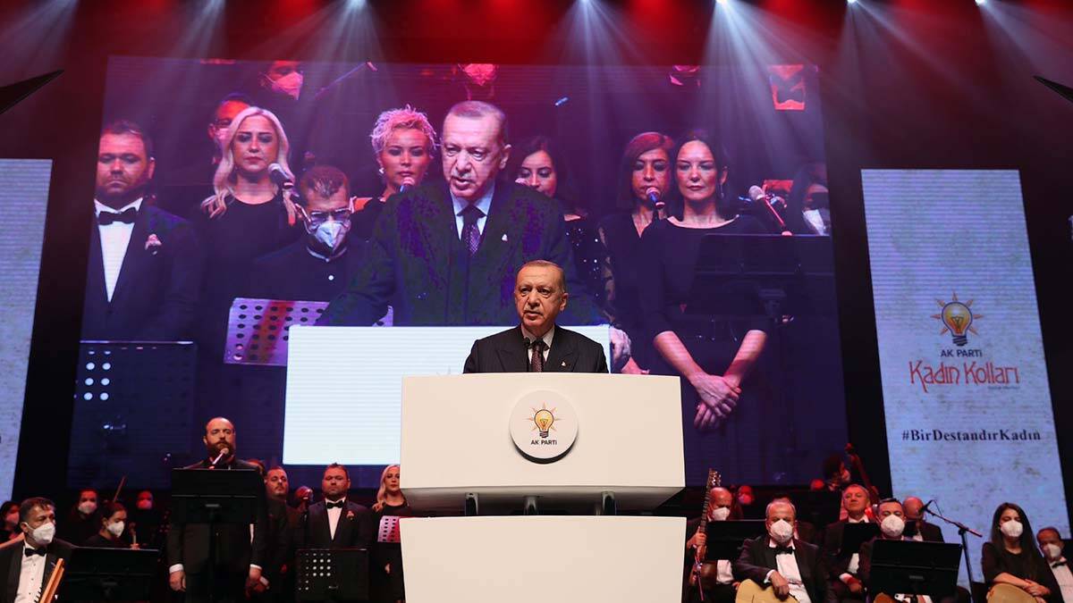 Erdoğan: Güçlü Türkiye'yi inşa etmekte kararlıyız