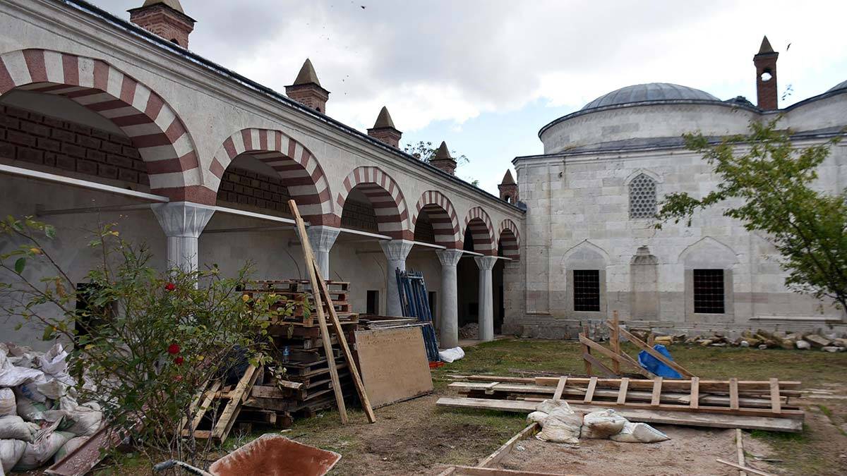 Fatih'in yaptırdığı Peykler Medresesi'ne restorasyon