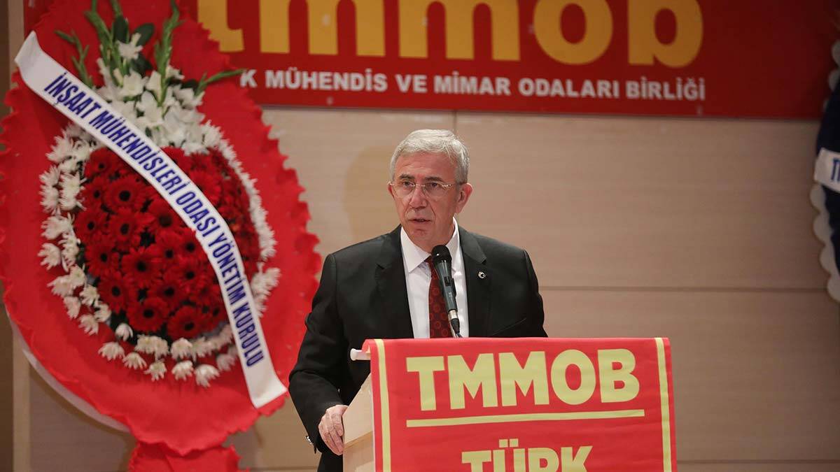 Yenimahalle Belediye Başkanı Fethi Yaşar, üniversiteli gençlerle buluştu. Yaşar, "Aydınlık bir Türkiye'yi eğitimli gençler kuracak” dedi.