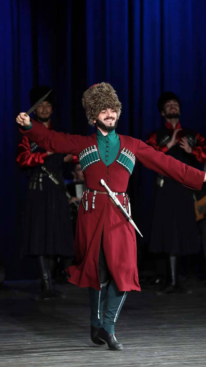 Yenimahalle'de Kabardinka rüzgarı esti. Yenimahalle Belediye Başkanı Fethi Yaşar, Çerkesleri yalnız bırakmadı