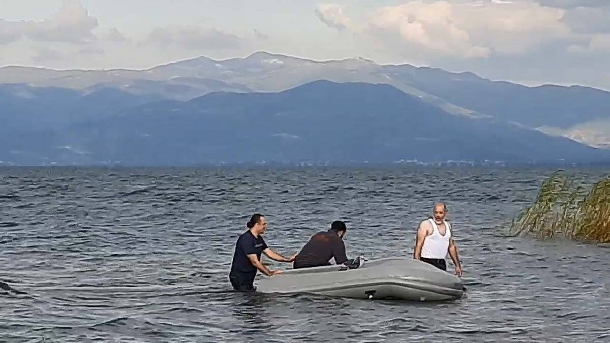 Göle düşen 3 amatör balıkçı ölümden döndü