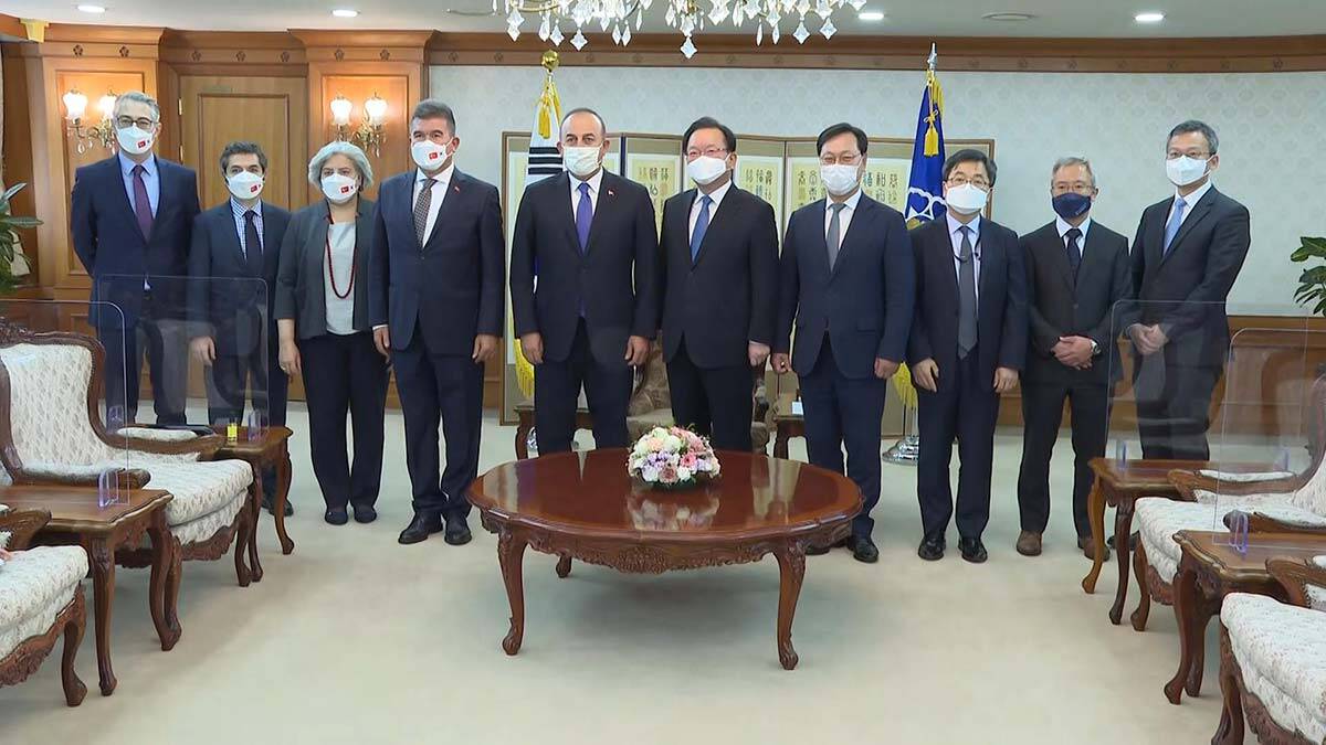 Güney Kore'de heyetler arası görüşme