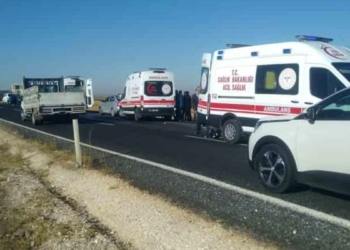Hafif ticari araç şarampole devrildi: 1 ölü, 5 yaralı