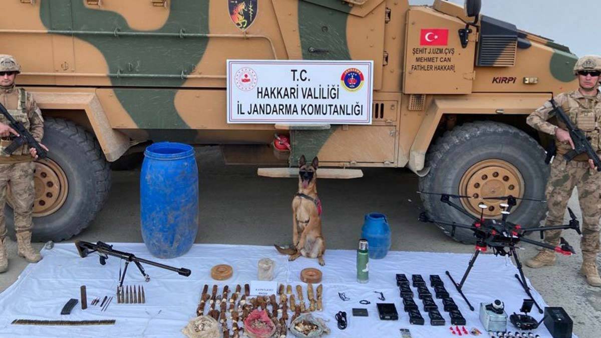 Hakkari kırsalında TIR'lar dolusu silah ele geçirildi