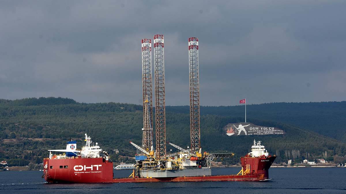 Hollanda'dan Silivri'ye giden geminin geçişi için özel planlama