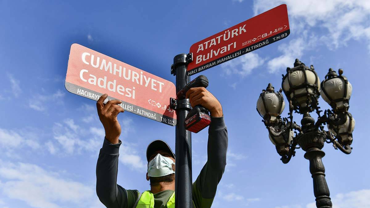 Yeni Ankara Fontu tabelalar ile buluştu