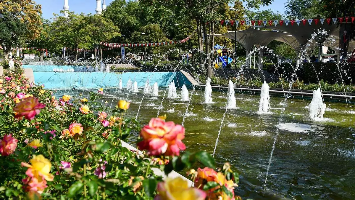 Ankara büyükşehir belediyesi çevre koruma ve kontrol daire başkanlığı tarafından gençlik parkı havuzları yeniden çalışır hale getirildi.